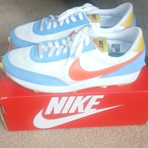 W Nike DBreak Carolina blue and orange size 8.5